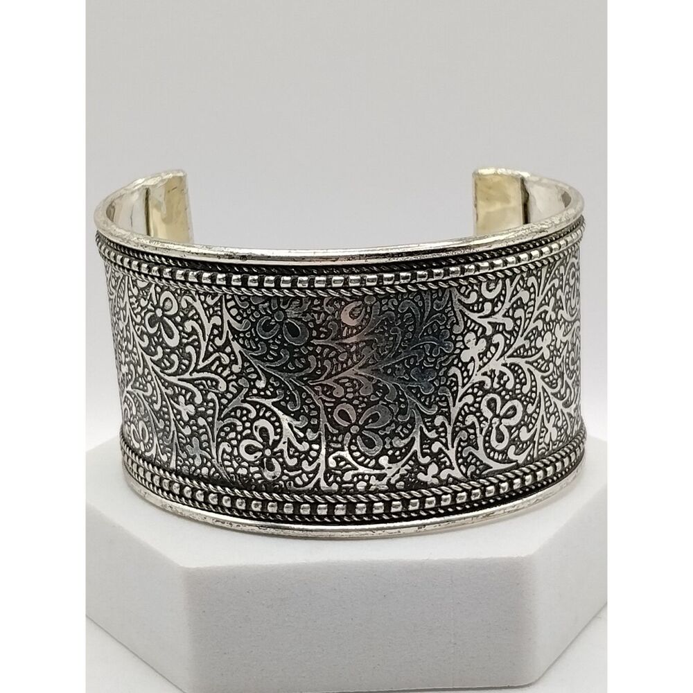 Indian Bollywood Starry Fashion Handcrafted Etched Filigree Style Cuff Bracelet